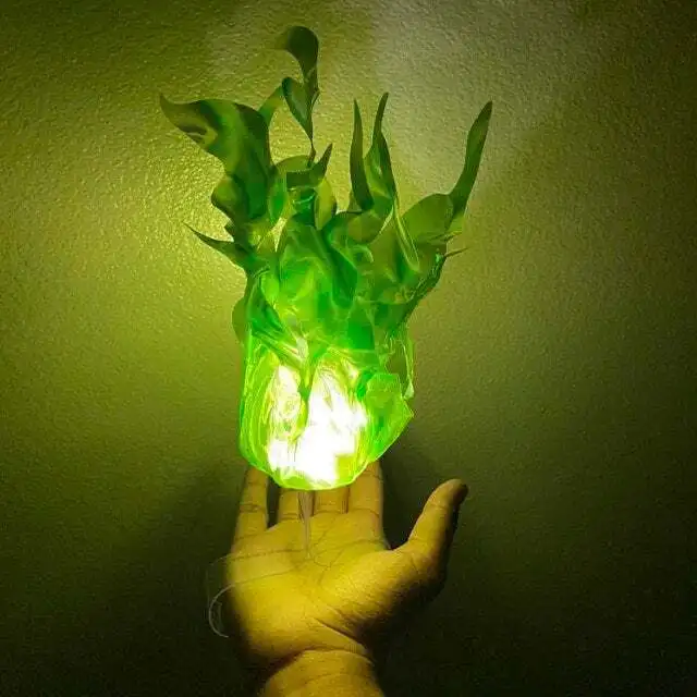 新しいLED浮遊炎ボール、ハロウィーンの小道具、光る炎の演出 - Cosplay Fireball Prop のレビューと価格